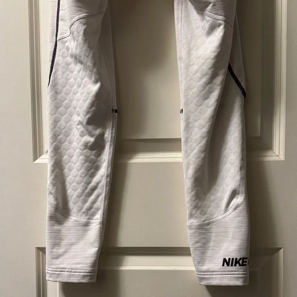 Nike Pro White Leggings with Black Trim - Picture 5 of 8